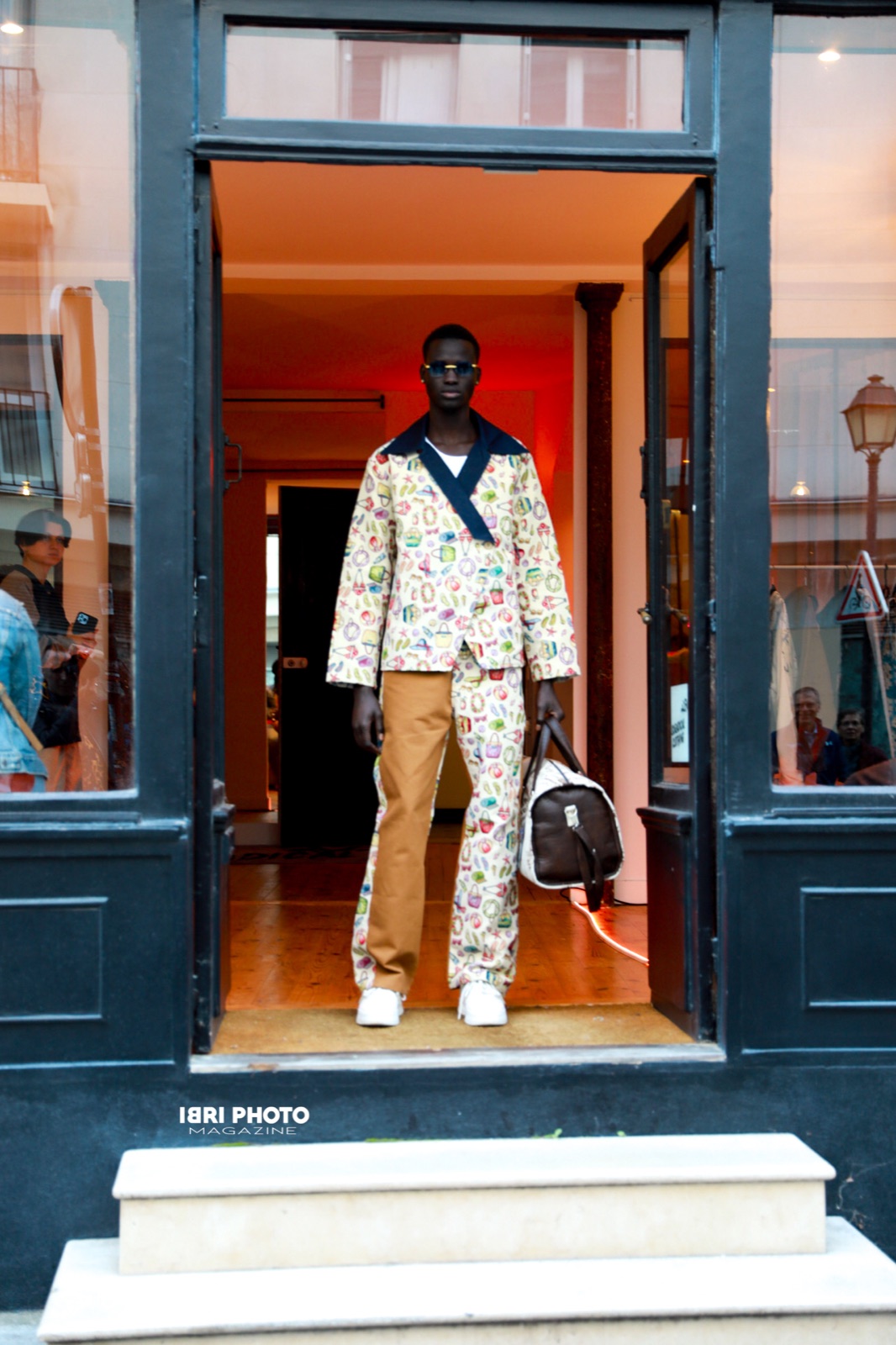 Custom printed suit with travel bag